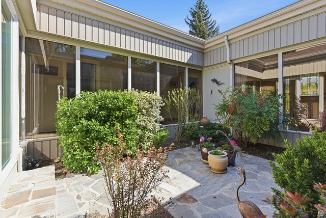 2931 E ROBIDOUX RD, Sandy, UT 84093