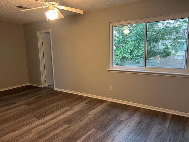 2379 Briarwest Boulevard 132, Houston, TX 77077