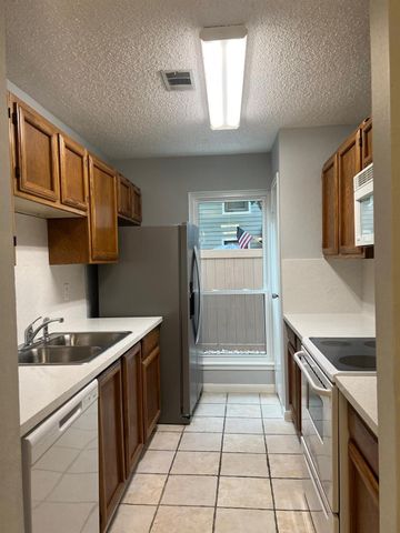 2379 Briarwest Boulevard 132, Houston, TX 77077