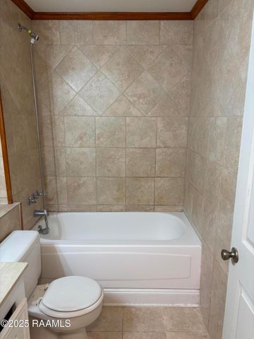 100 Fairway Drive, Lafayette, LA 70506