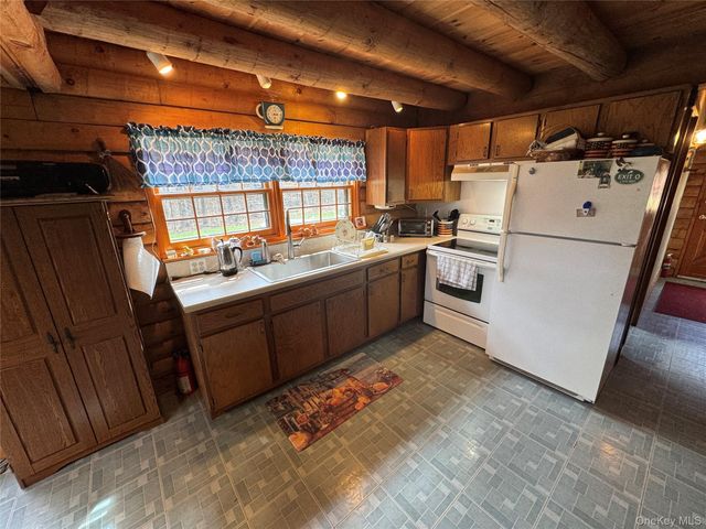 41 Maple Lane, Livingston Manor, NY 12758