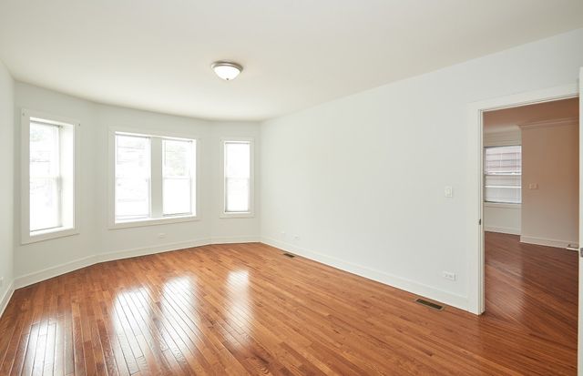 6134 N Washtenaw Avenue 1R, Chicago, IL 60659