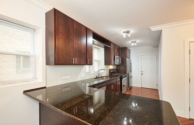 6134 N Washtenaw Avenue 1R, Chicago, IL 60659