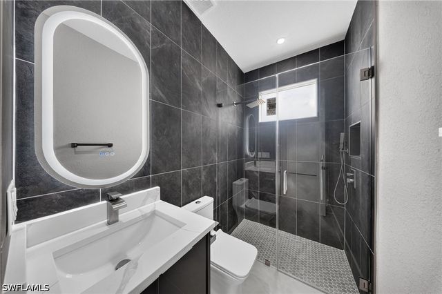 720 Bennington DR, Lehigh Acres, FL 33974
