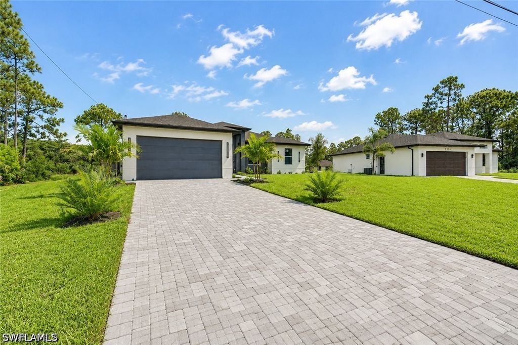 720 Bennington DR, Lehigh Acres, FL 33974