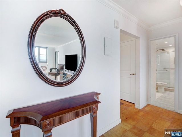 250 Gorge Road 17L, Cliffside Park, NJ 07010