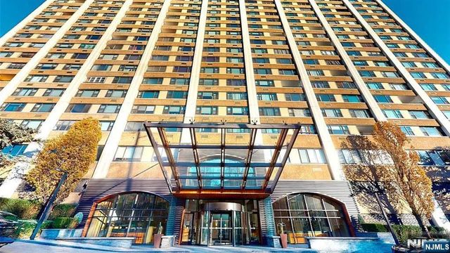 250 Gorge Road 17L, Cliffside Park, NJ 07010