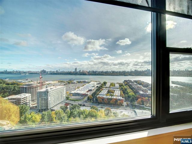 250 Gorge Road 17L, Cliffside Park, NJ 07010