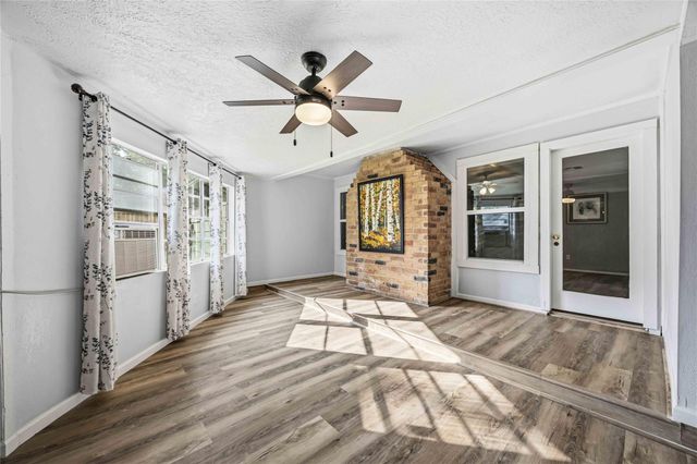 203 Wedgewood Court, Oak Ridge North, TX 77386