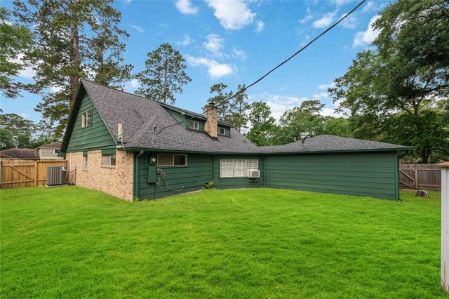 203 Wedgewood Court, Oak Ridge North, TX 77386
