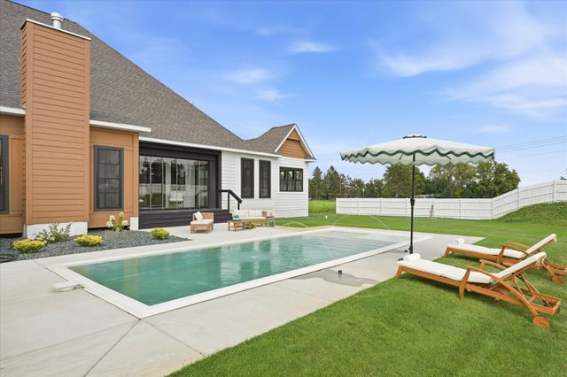 6783 Broadview Drive, Prior Lake, MN 55372
