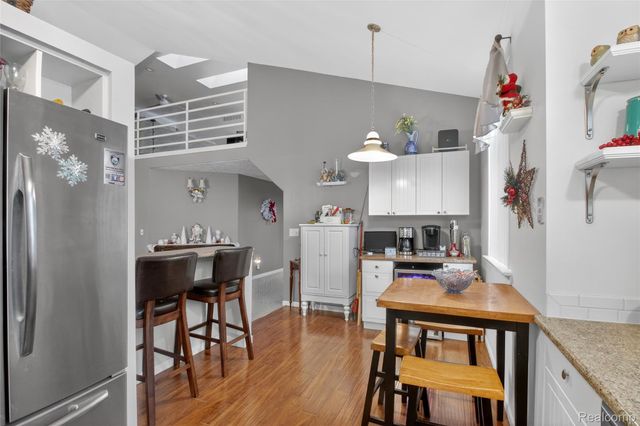 5148 Woodrun Court, West Bloomfield Charter Township, MI 48323