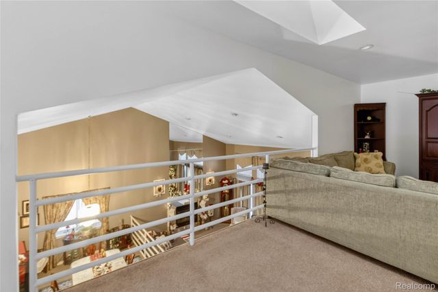 5148 Woodrun Court, West Bloomfield Charter Township, MI 48323