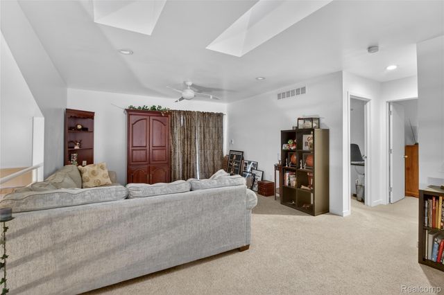 5148 Woodrun Court, West Bloomfield Charter Township, MI 48323