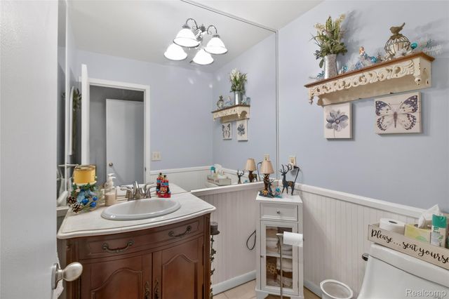 5148 Woodrun Court, West Bloomfield Charter Township, MI 48323