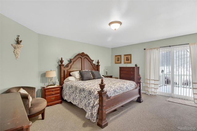 5148 Woodrun Court, West Bloomfield Charter Township, MI 48323