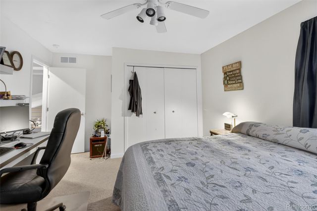 5148 Woodrun Court, West Bloomfield Charter Township, MI 48323