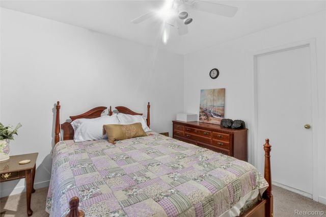 5148 Woodrun Court, West Bloomfield Charter Township, MI 48323