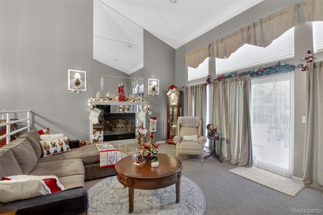 5148 Woodrun Court, West Bloomfield Charter Township, MI 48323