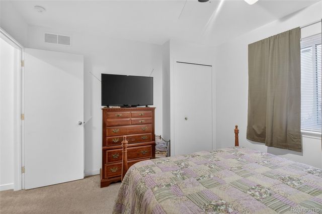 5148 Woodrun Court, West Bloomfield Charter Township, MI 48323