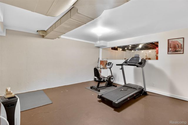 5148 Woodrun Court, West Bloomfield Charter Township, MI 48323