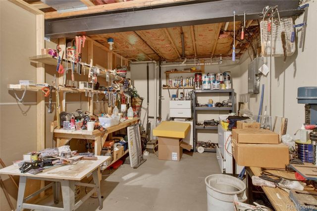 5148 Woodrun Court, West Bloomfield Charter Township, MI 48323