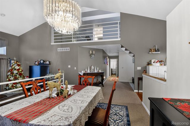 5148 Woodrun Court, West Bloomfield Charter Township, MI 48323