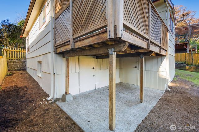 14044 Lenora Place N, Seattle, WA 98133