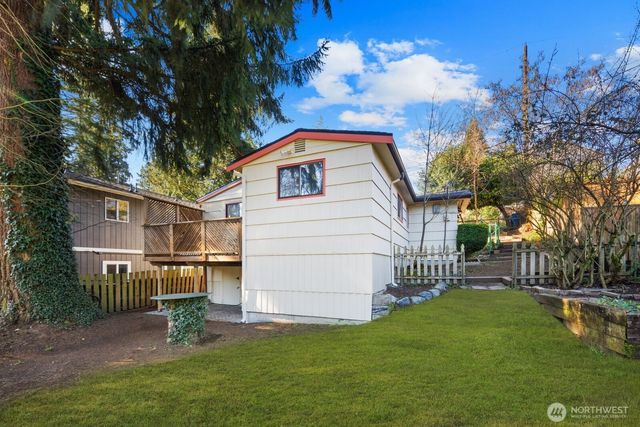 14044 Lenora Place N, Seattle, WA 98133