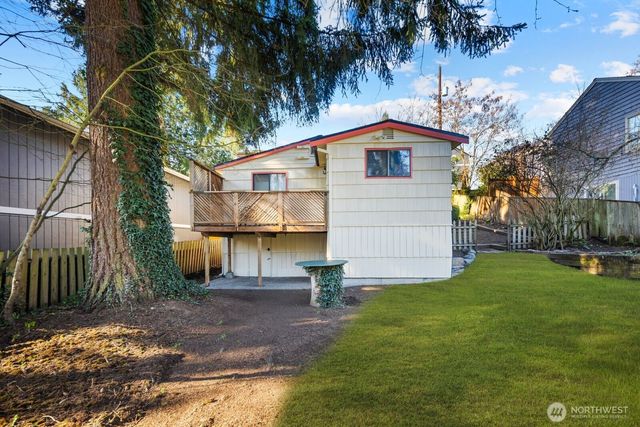 14044 Lenora Place N, Seattle, WA 98133