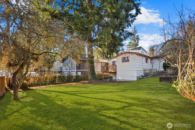 14044 Lenora Place N, Seattle, WA 98133