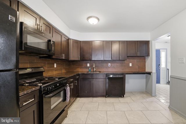 8 ARK CT, Sewell, NJ 08080