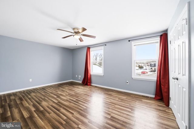 8 ARK CT, Sewell, NJ 08080