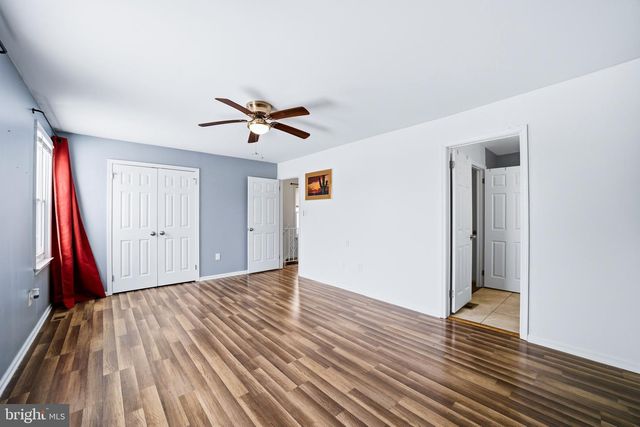 8 ARK CT, Sewell, NJ 08080