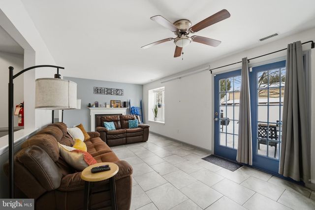 8 ARK CT, Sewell, NJ 08080