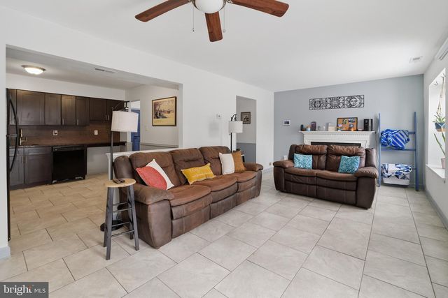 8 ARK CT, Sewell, NJ 08080