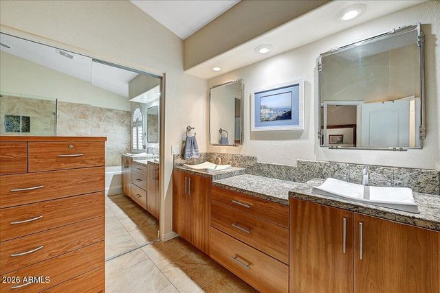 1054 E GOLDEN Court, Chandler, AZ 85225