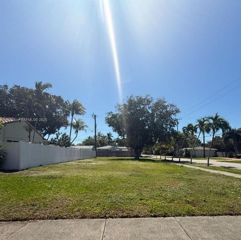 1452 Jefferson St, Hollywood, FL 33020