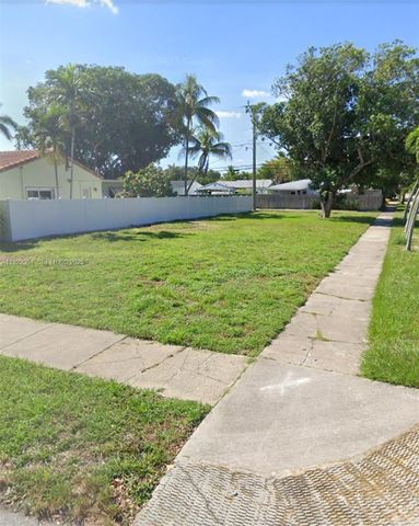 1452 Jefferson St, Hollywood, FL 33020