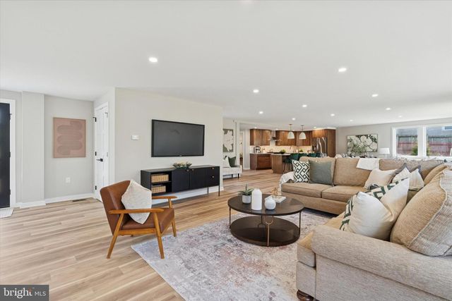 410 SANDY BANK RD, Media, PA 19063