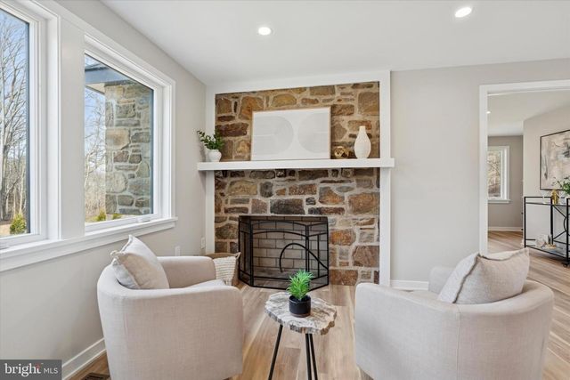 410 SANDY BANK RD, Media, PA 19063