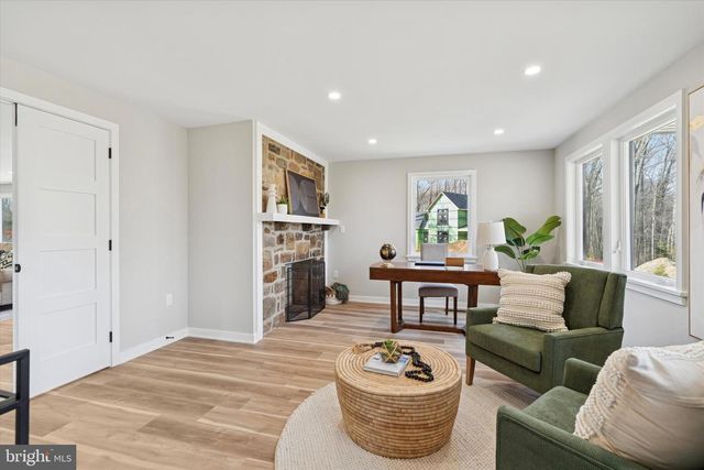 410 SANDY BANK RD, Media, PA 19063