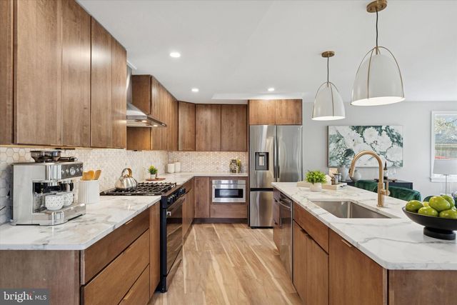 410 SANDY BANK RD, Media, PA 19063