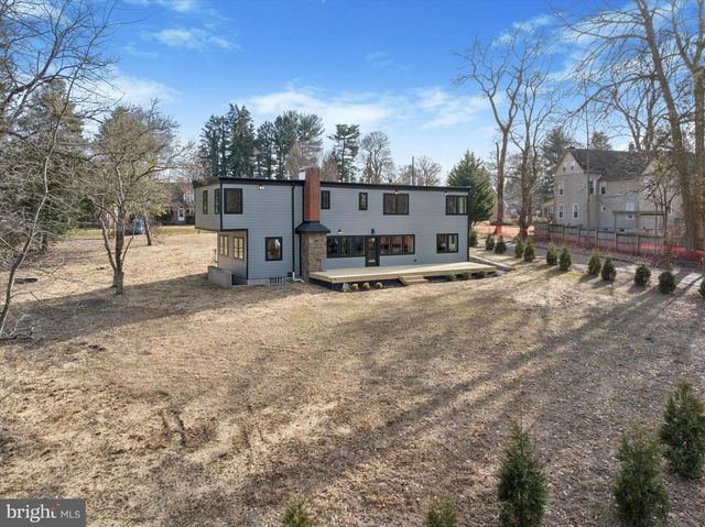 410 SANDY BANK RD, Media, PA 19063