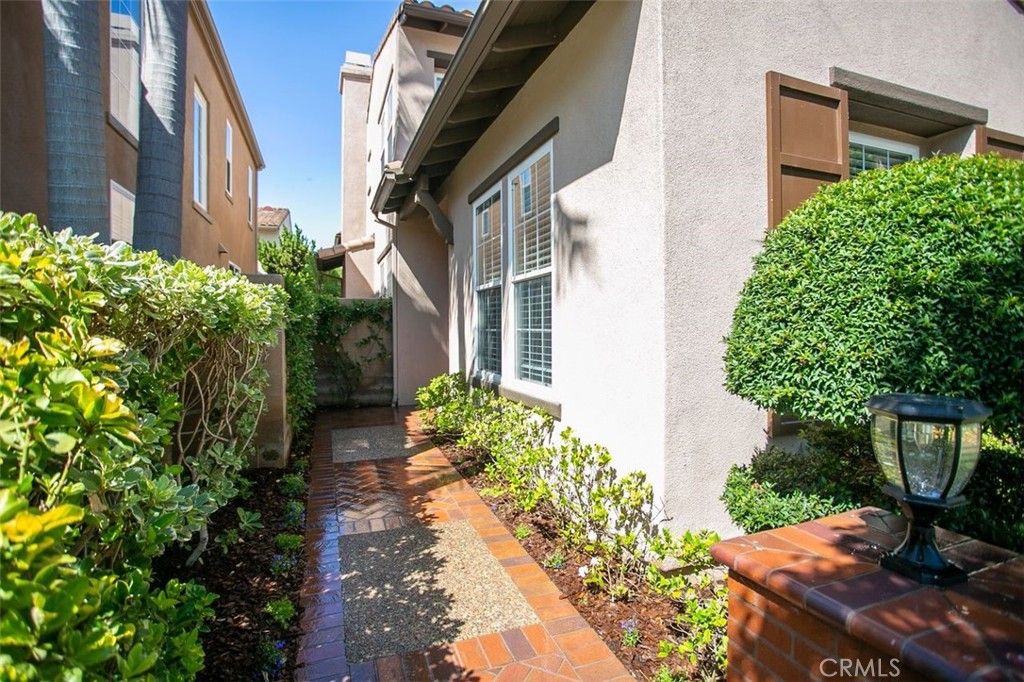 31 Dinuba, Irvine, CA 92602 — photo 2