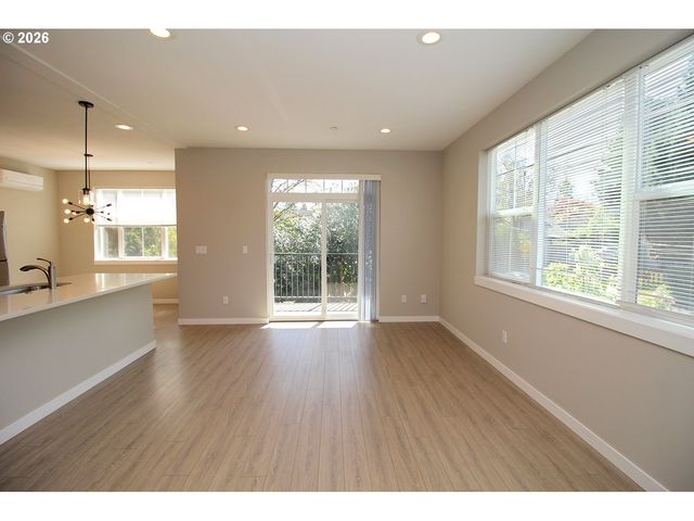 1906 Se TACOMA St, Portland, OR 97202