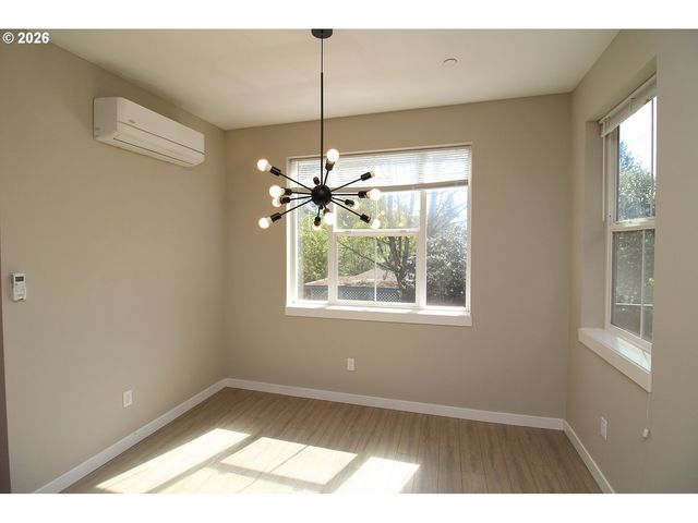 1906 Se TACOMA St, Portland, OR 97202