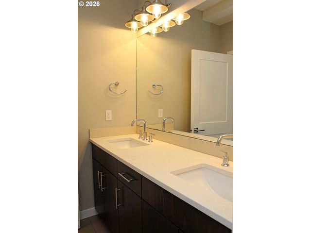 1906 Se TACOMA St, Portland, OR 97202