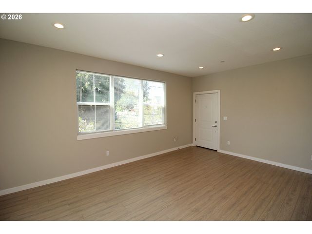 1906 Se TACOMA St, Portland, OR 97202
