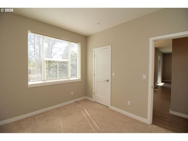 1906 Se TACOMA St, Portland, OR 97202